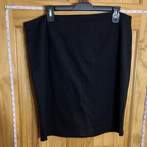 Elle Classic Black Pencil Skirt